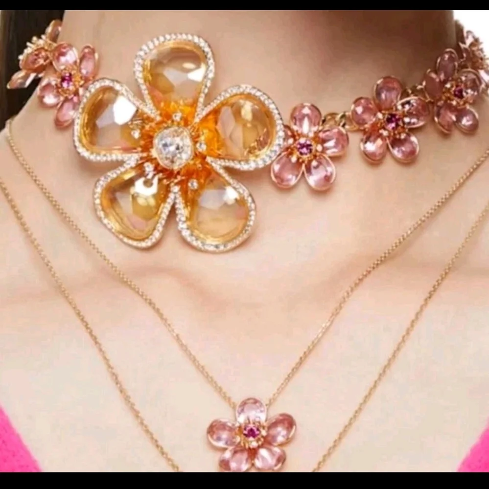 🌹 NWT Idyllia chokerFlower, Multicolored, Gold-tone plated